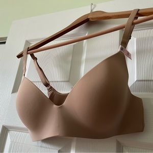 Victoria secrets lightly lined 36C bra